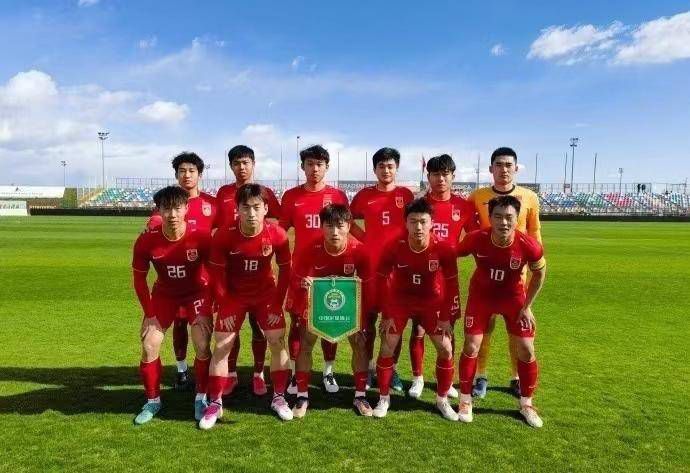 上半场补时1分钟，米兰1-0弗洛西诺尼。